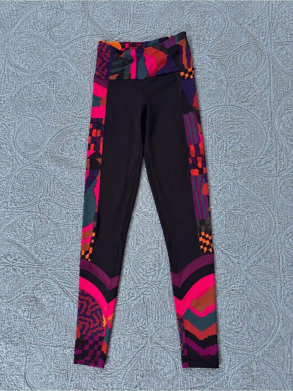 Farm Rio High-Waist Colorblock Performance Leggings - Picture 2 of 6